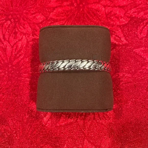Sterling silver cuff bracelet - Picture 2 of 6